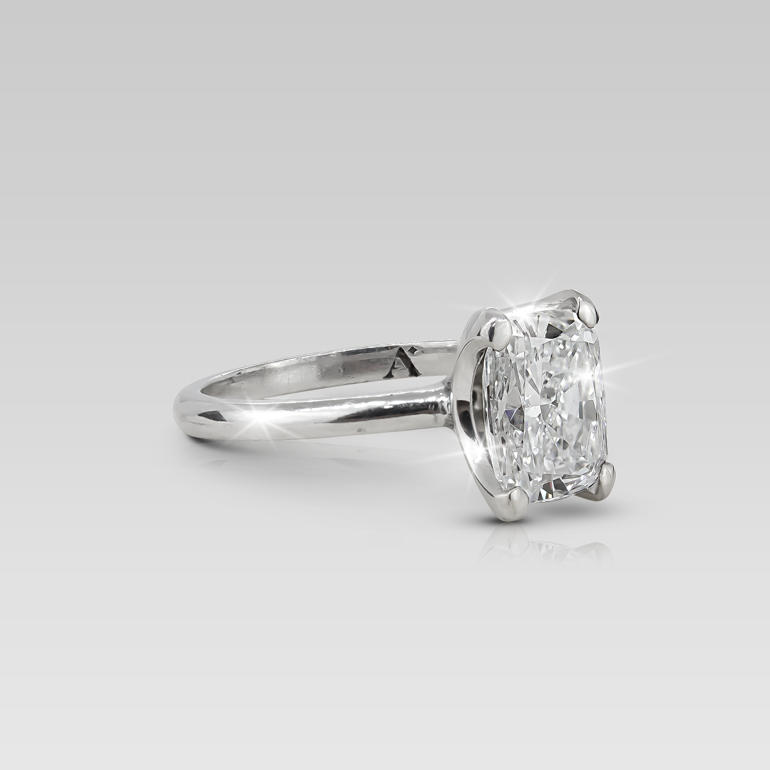 Anillo de Compromiso Solitario • Cushion 2 carats