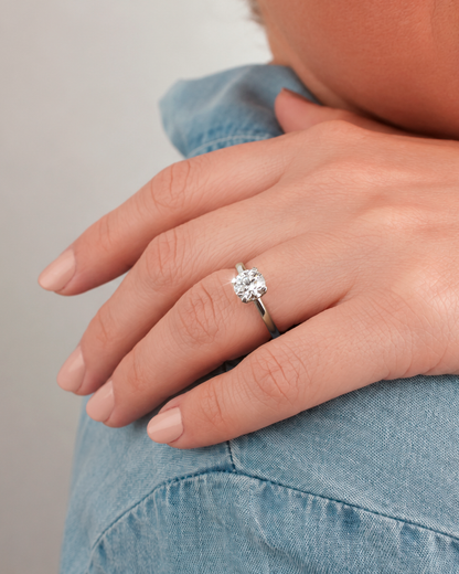 Anillo de Compromiso Solitario Adamant • Round