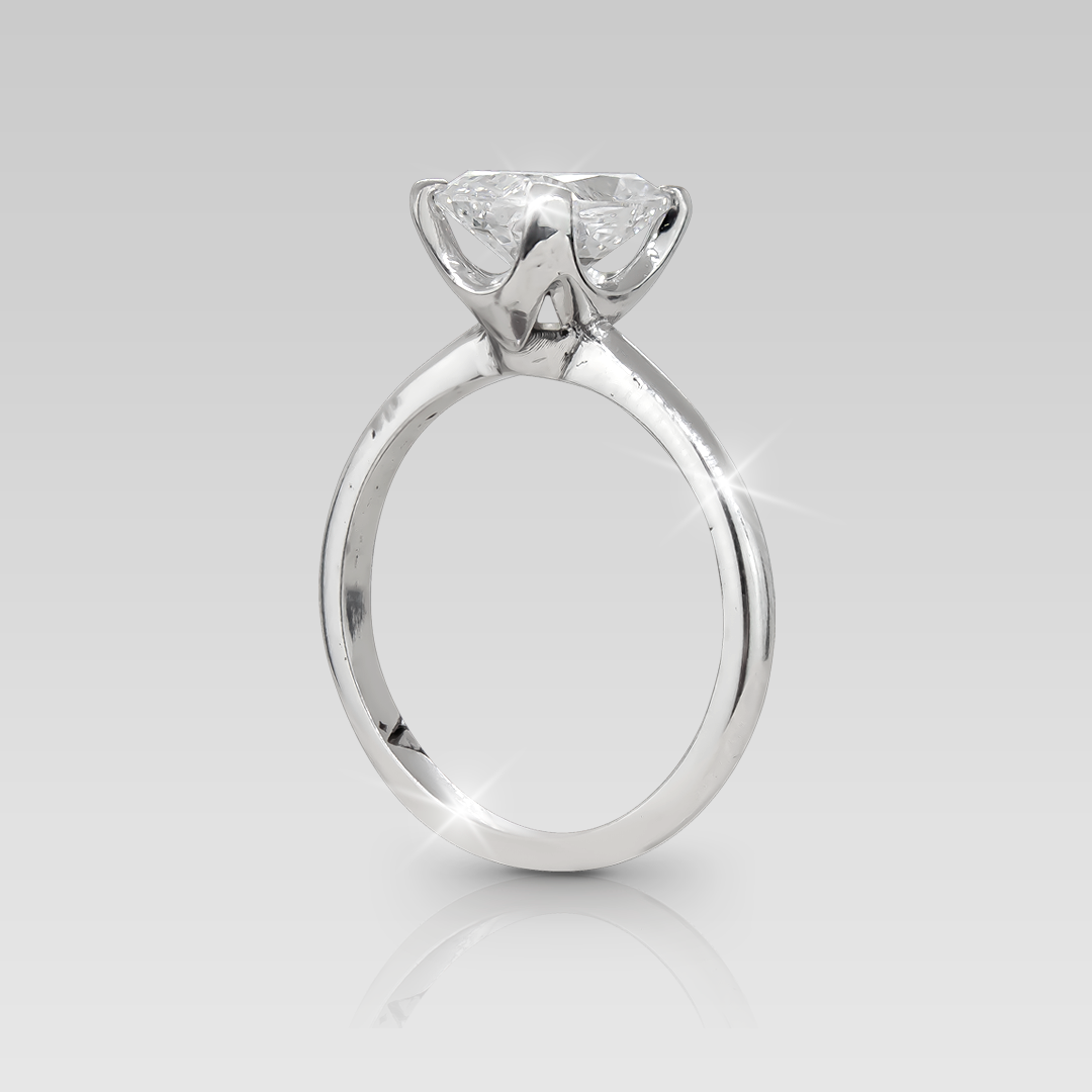 Anillo de Compromiso Solitario Adamant Cushion