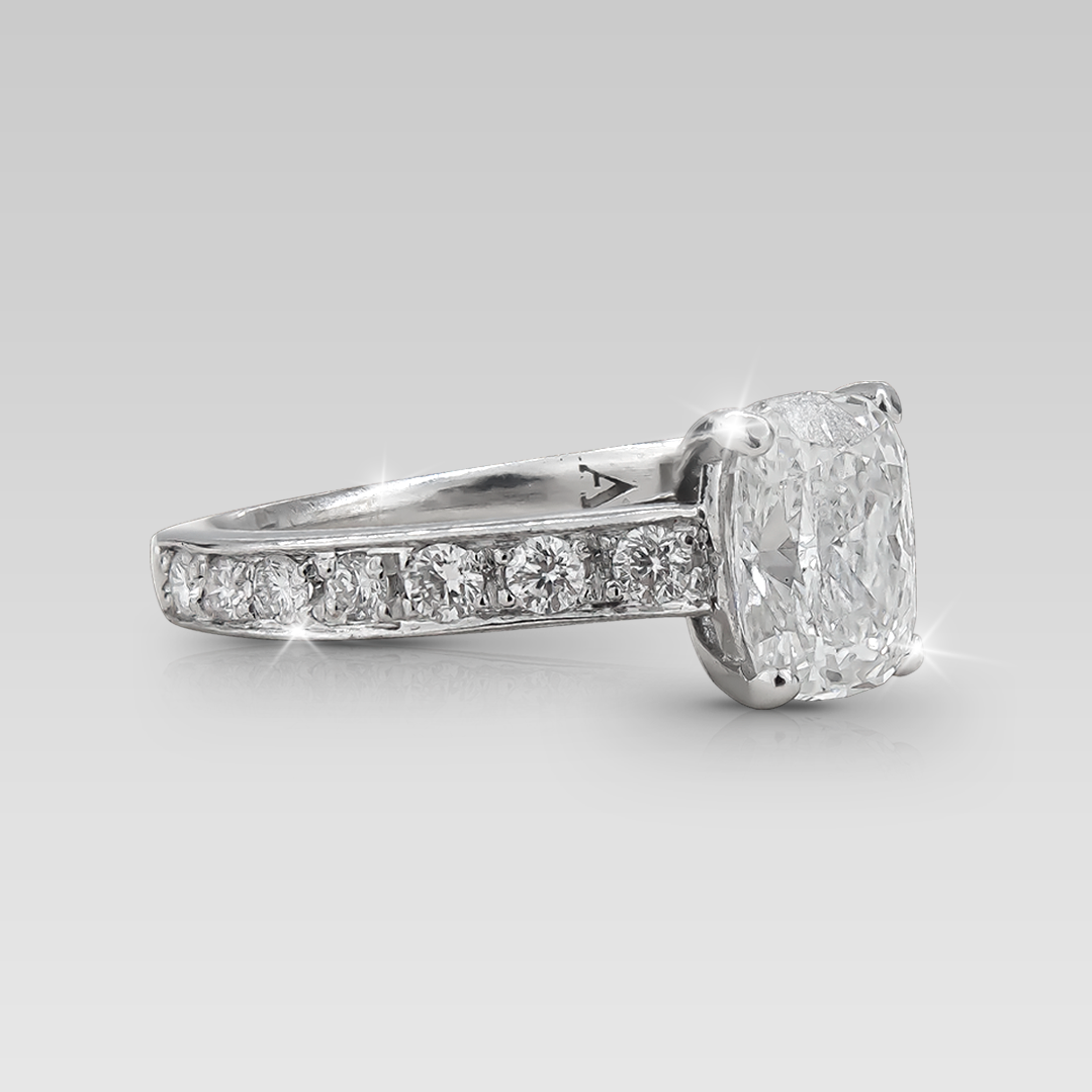 Anillo de Compromiso Eiffel • Cushion Elongado