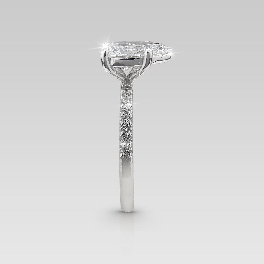 Anillo de Compromiso Royale Pear