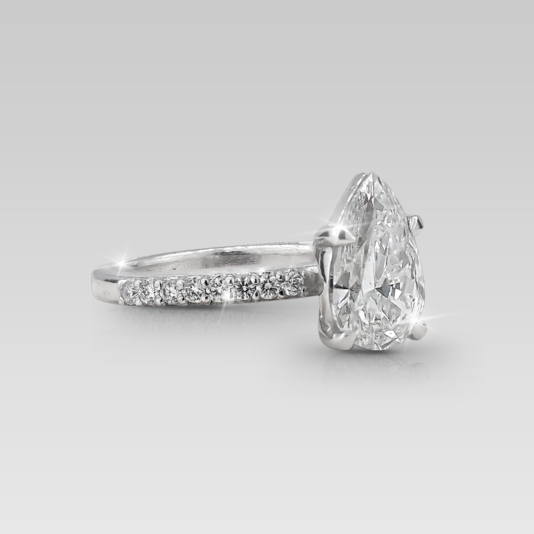 Anillo de Compromiso Royale Pear