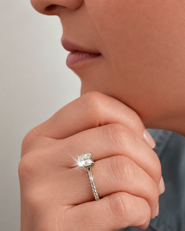 Anillo de Compromiso Queen • Cushion