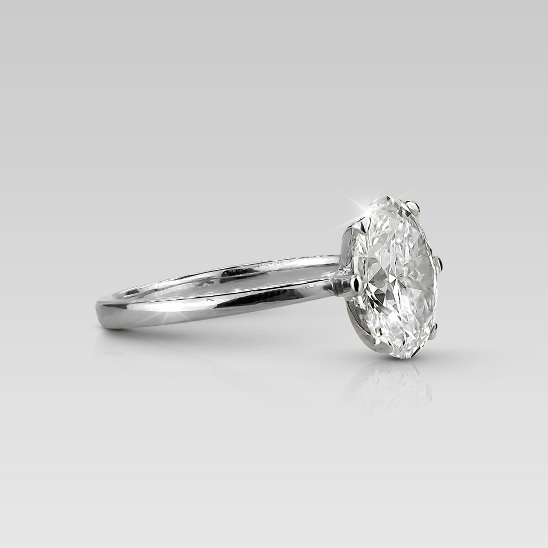 Anillo de Compromiso Solitario Adamant • Oval