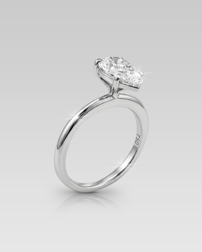 Anillo de Compromiso Solitario Adamant • Pear
