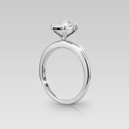 Anillo de Compromiso Solitario Adamant • Pear
